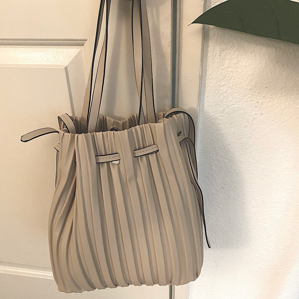 NWT Zara Pleated Bucket Bag